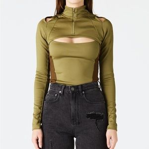 Brand new, olive green Nike women’s active, long sleeve shirt.